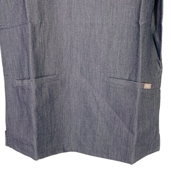 Figs Casma 3 Pocket Scrub Top Size XS NWT - Picture 7 of 12